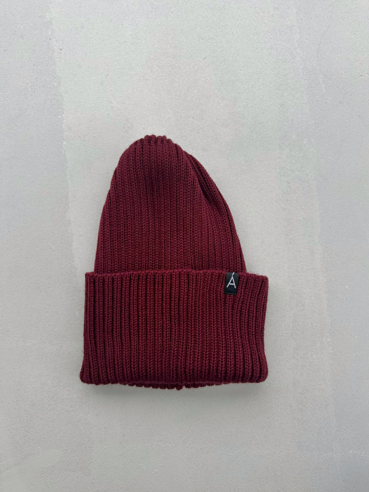 Шапка бордовая ALÁBEL